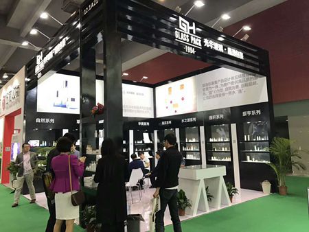 广州美博会晶逸包装展位